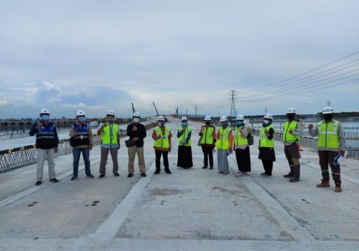 Pelaksana Proyek Jalan Tol Semarang – Demak, butuh standar geometrik jalan dan standar bambu untuk pelapis fondasi